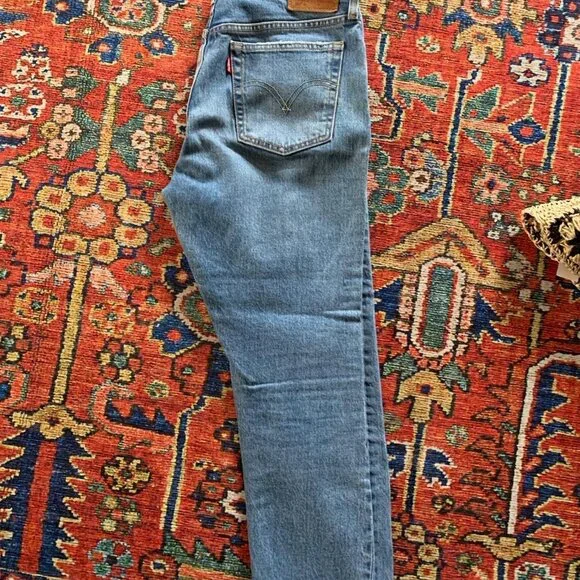 Levi's Women's Blue Jeans - Picture 3 of 3